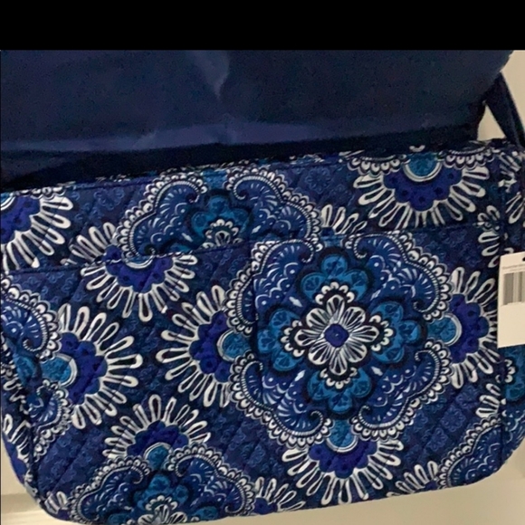 ‼️‼️NWOT Vera Bradley Essential Messenger Bag - Picture 2 of 4